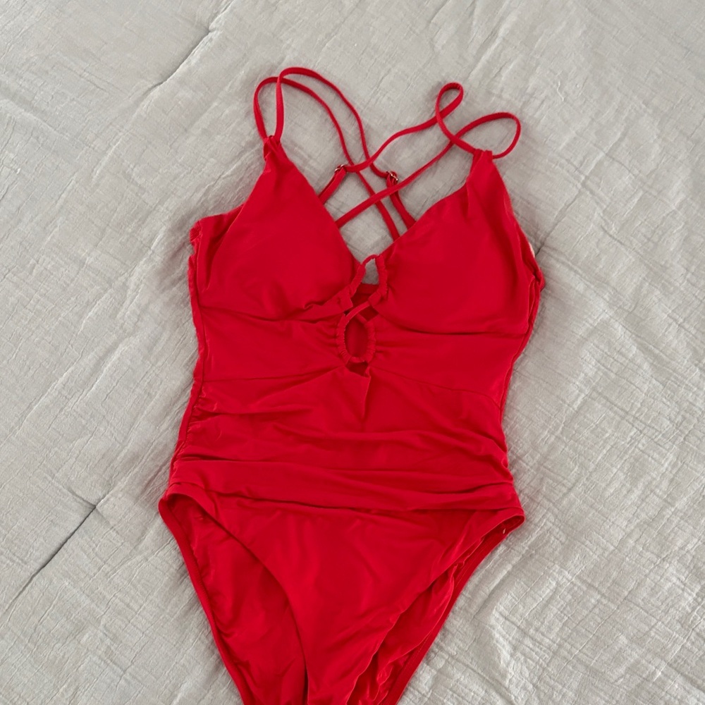Womens La Blanca Island Goddess Strappy One-Piece Swimsuit